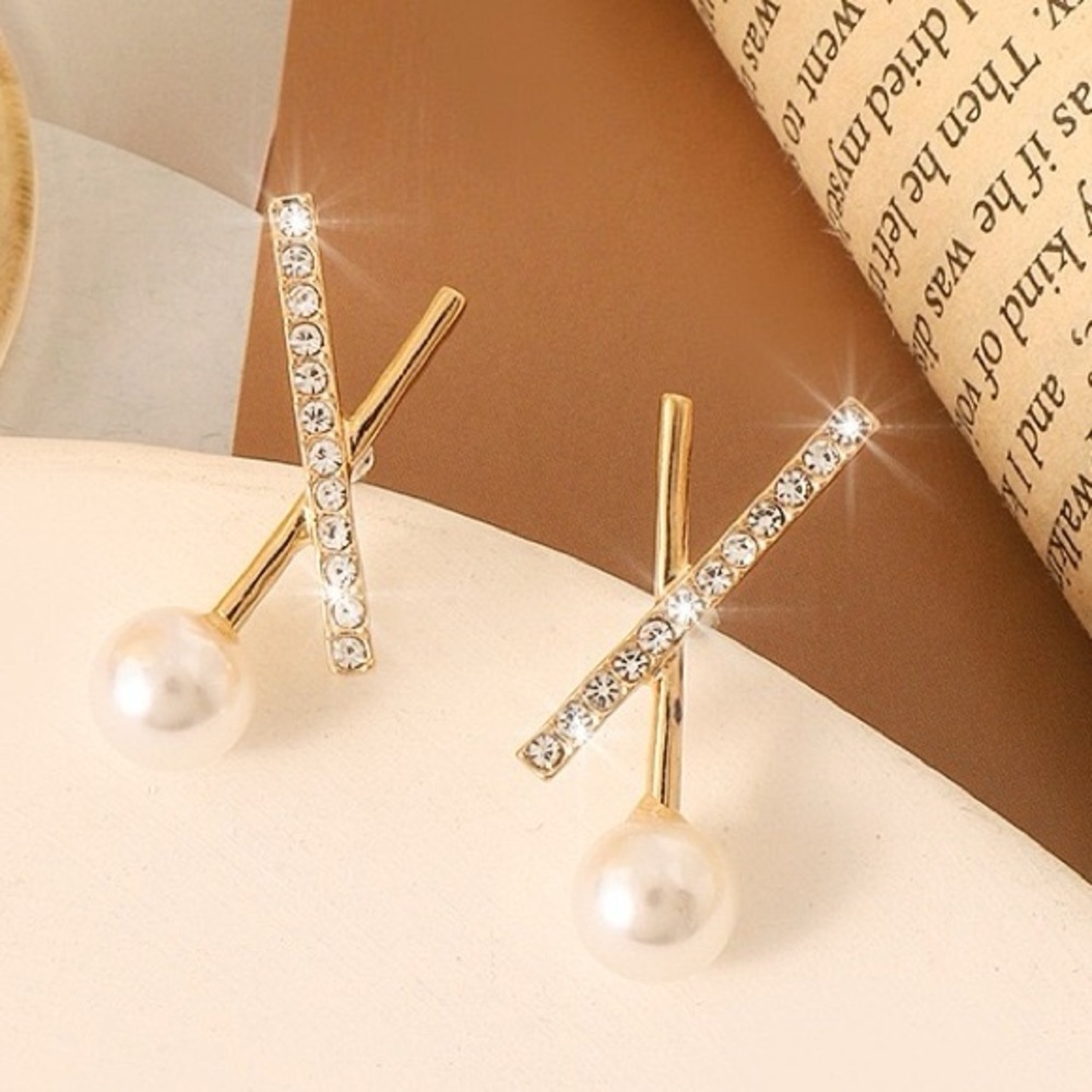 1 Pair Pearl Rhinestones Crossover Stud Earrings
